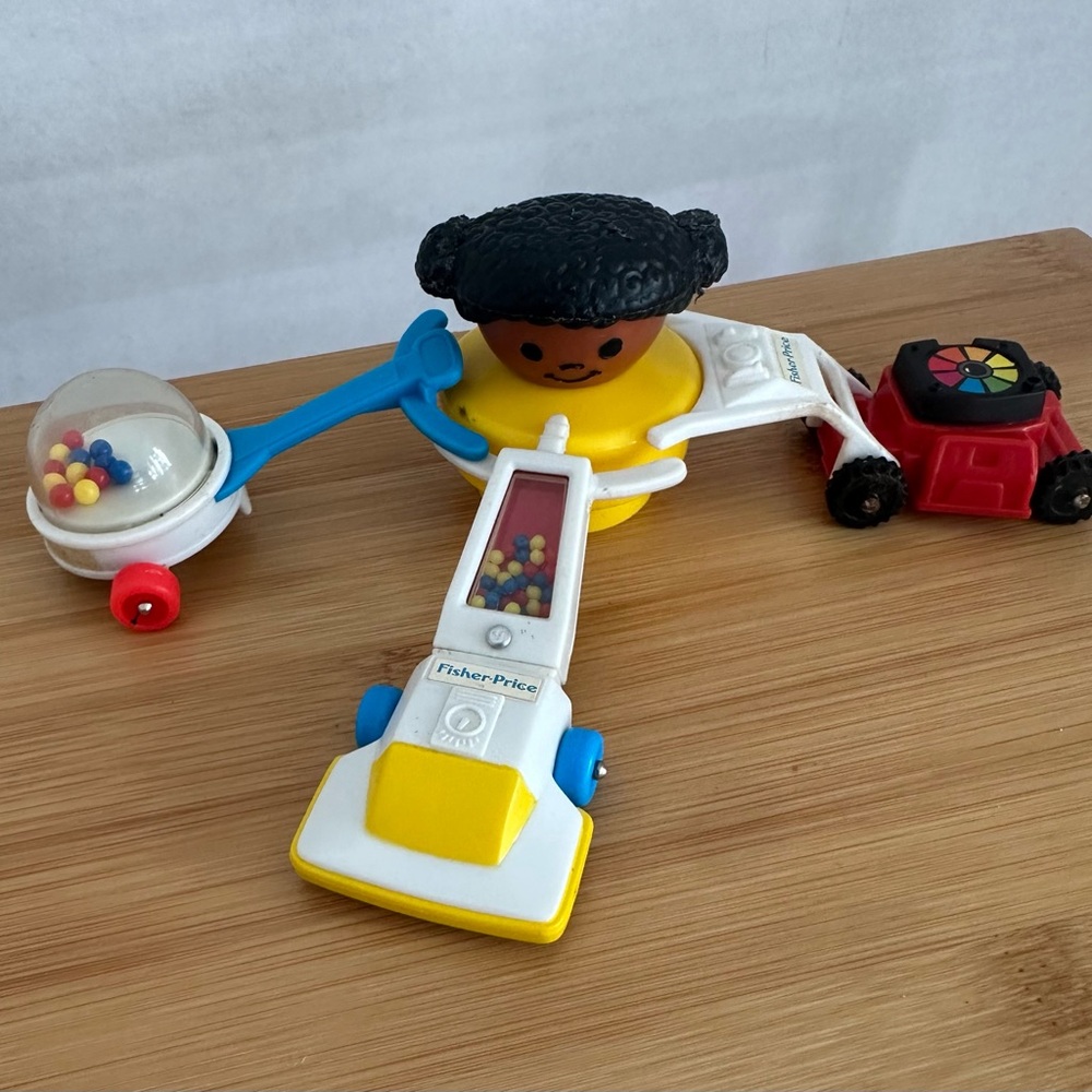 Vintage Fisher-Price Mini Toy Set w a Little People Corn Popper Vacuum Lawnmower - Picture 2 of 13